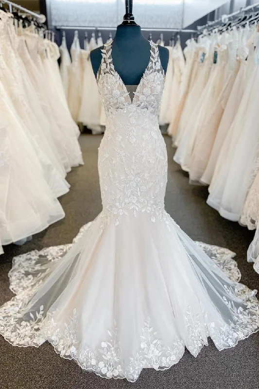 Halter Appliqued Ivory Mermaid Lace Wedding Dress